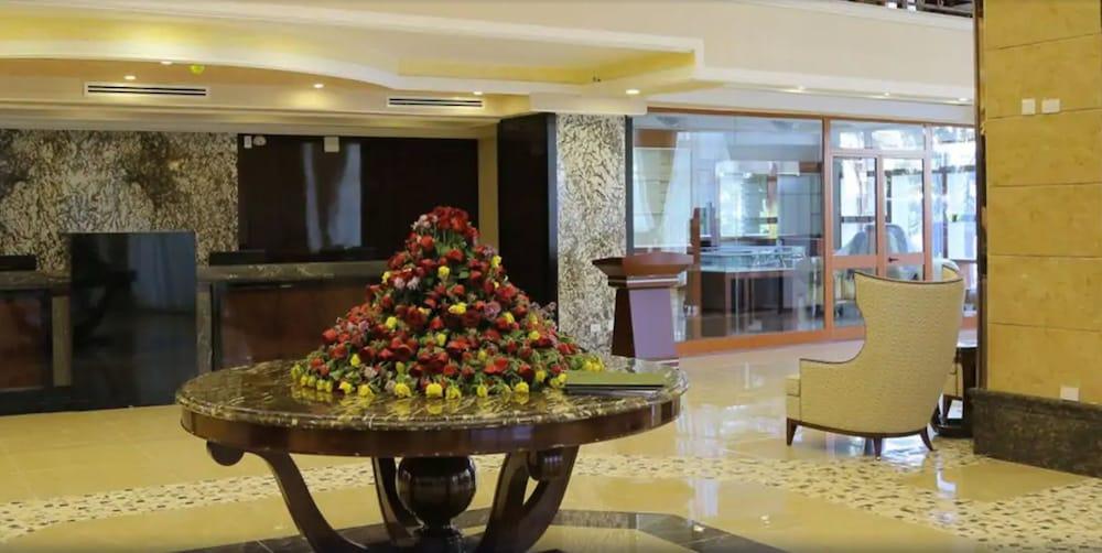 Sapphire Addis Hotel Екстериор снимка