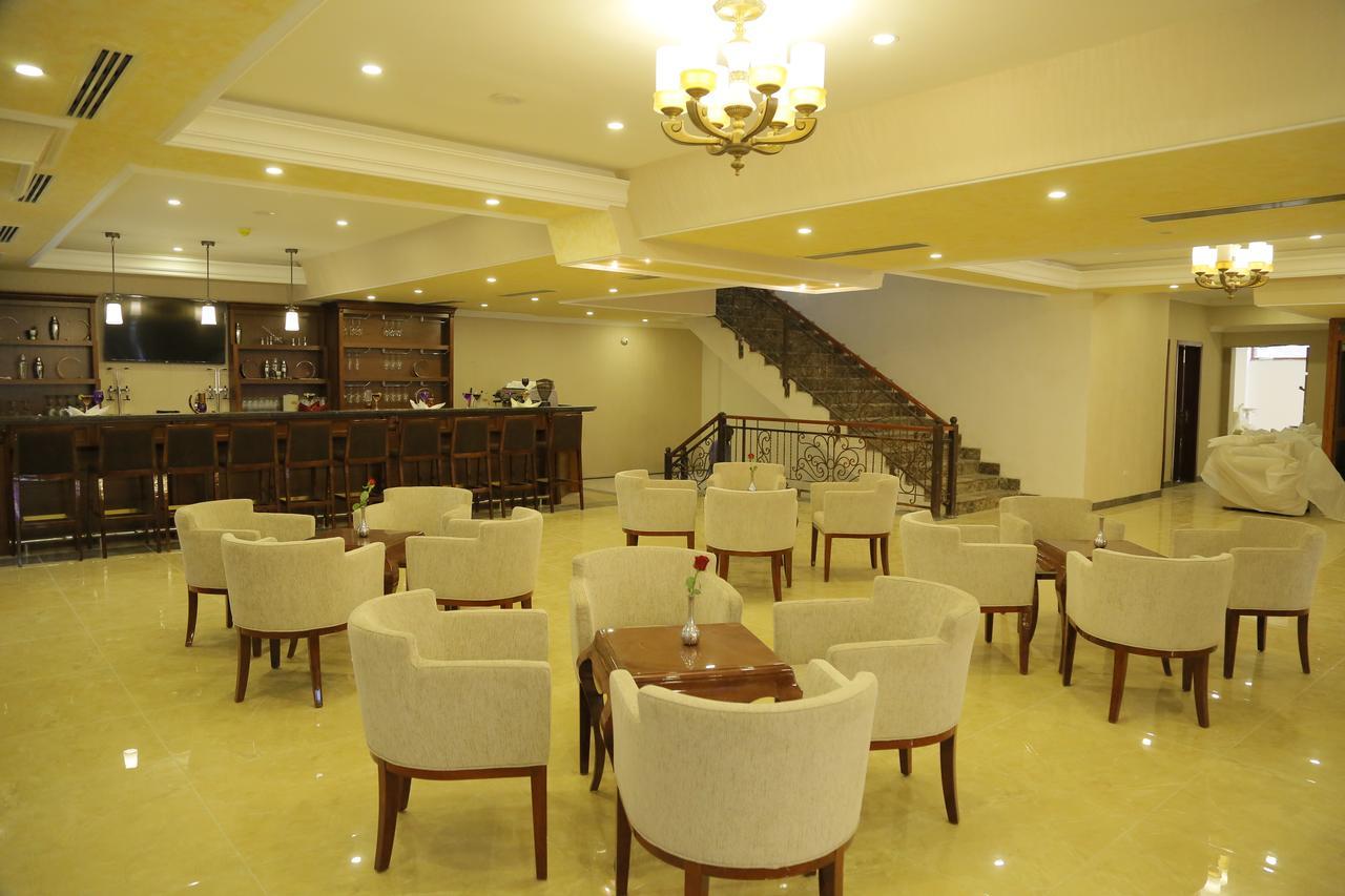 Sapphire Addis Hotel Екстериор снимка