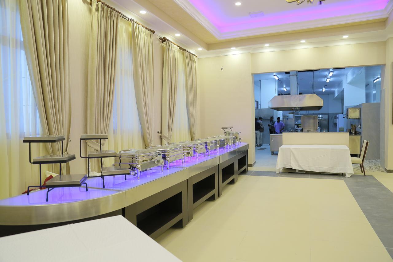 Sapphire Addis Hotel Екстериор снимка