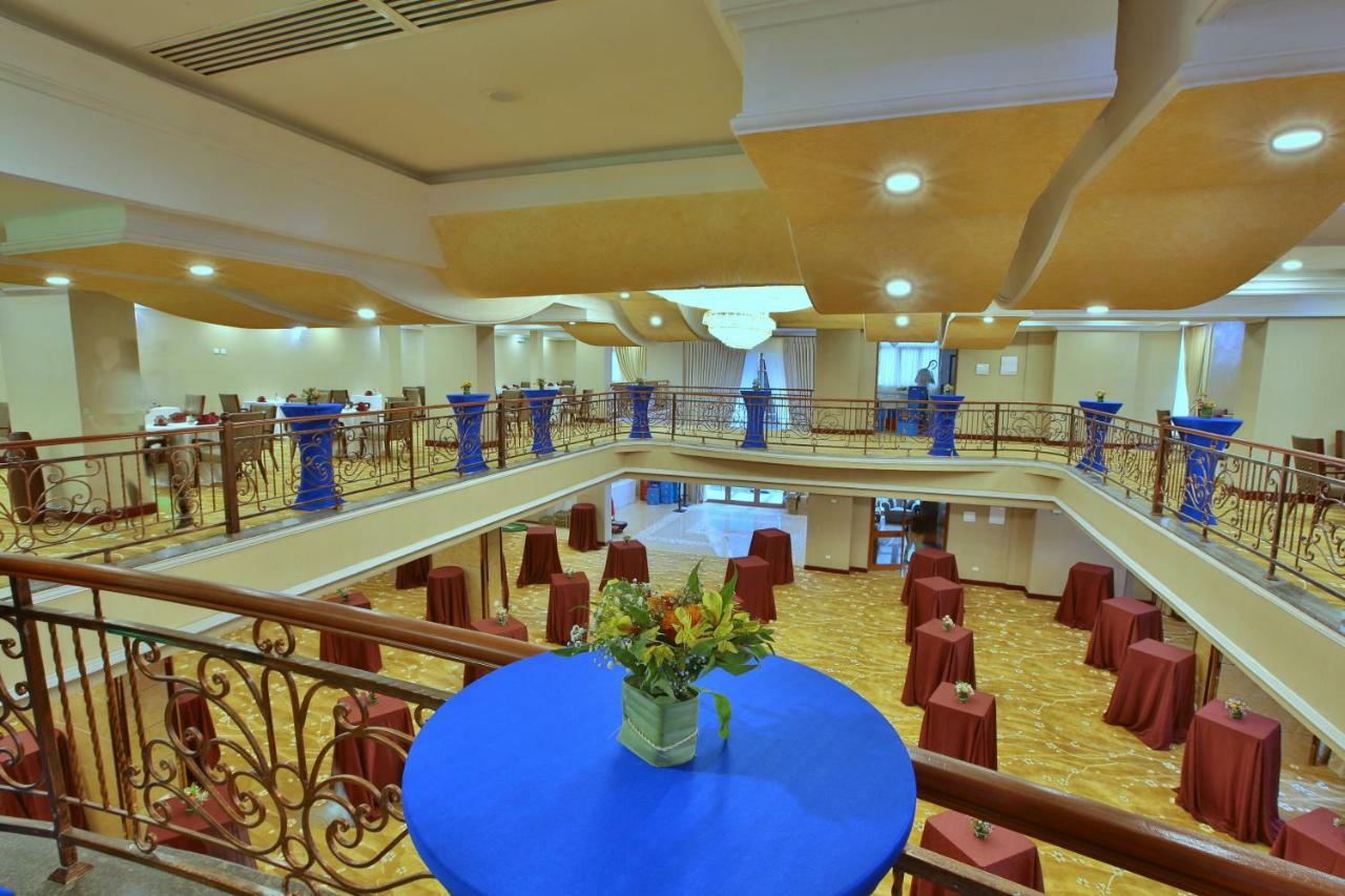 Sapphire Addis Hotel Екстериор снимка