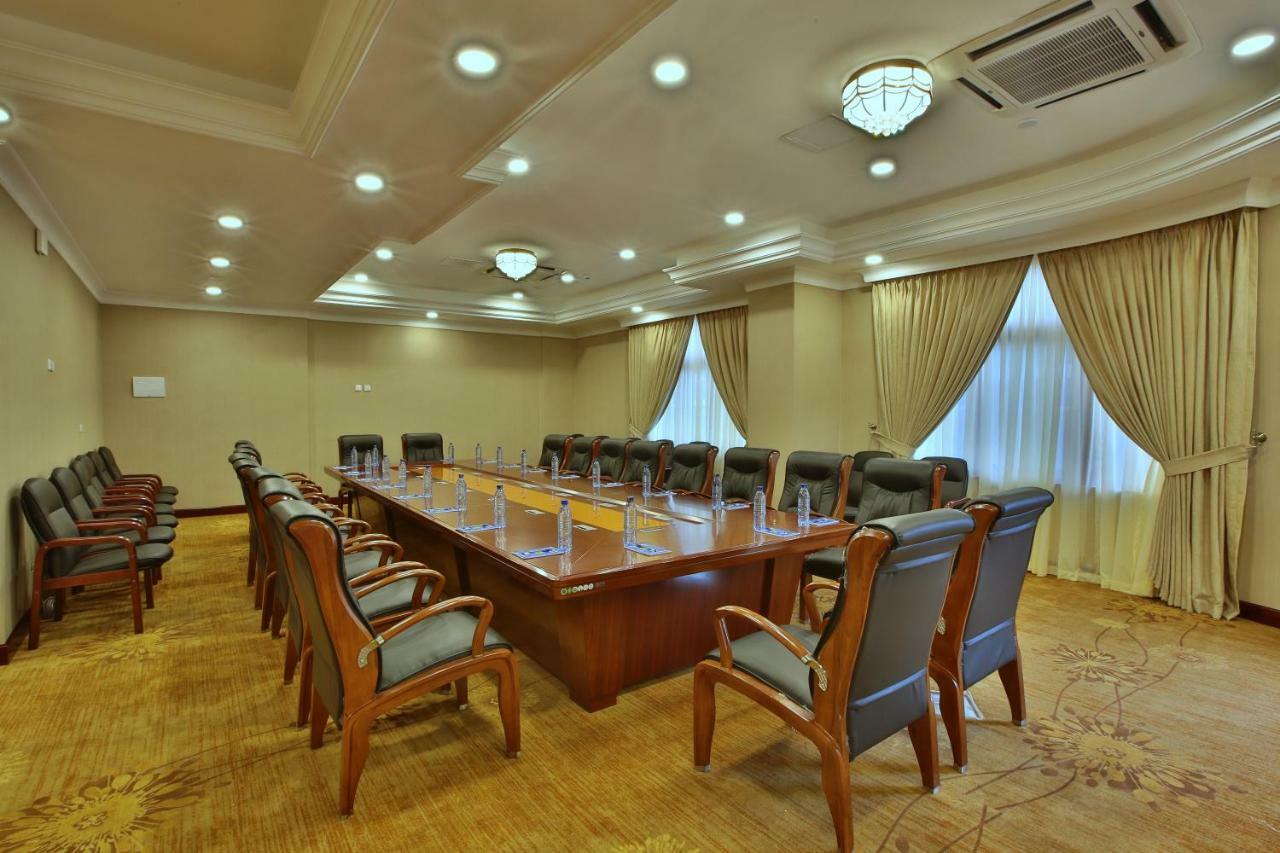 Sapphire Addis Hotel Екстериор снимка
